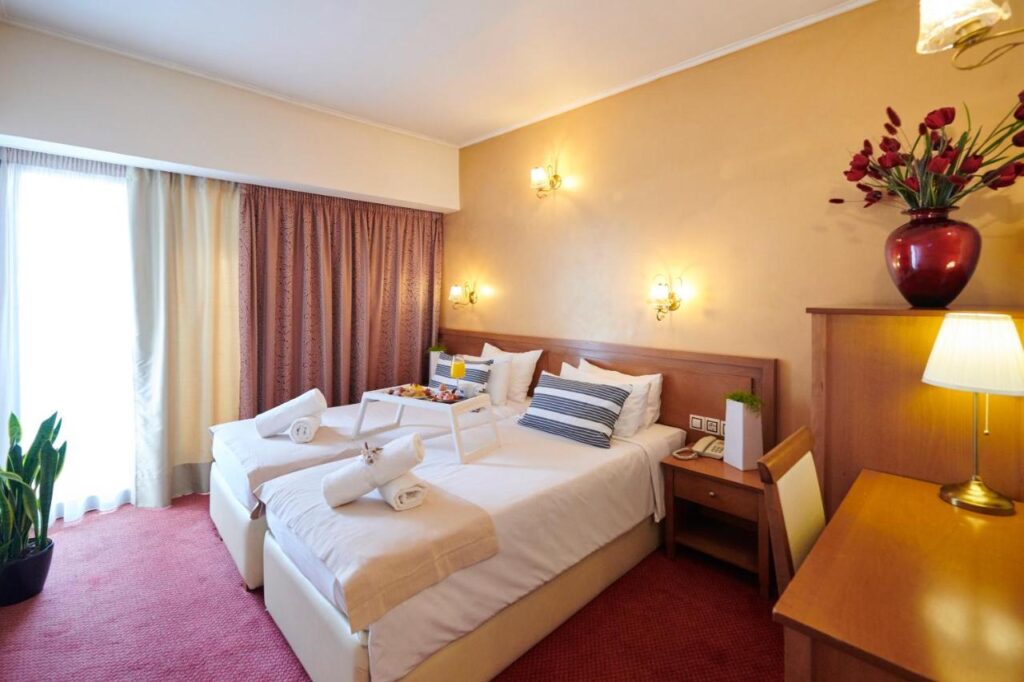 מלון Crystal City Hotel