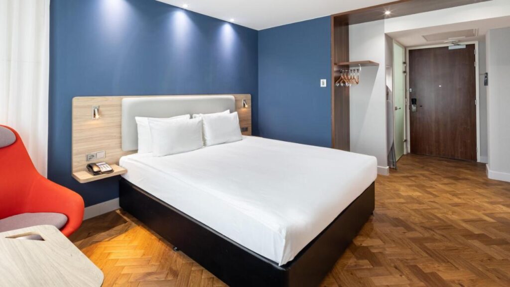 מלון Holiday Inn Express Amsterdam - Sloterdijk Station