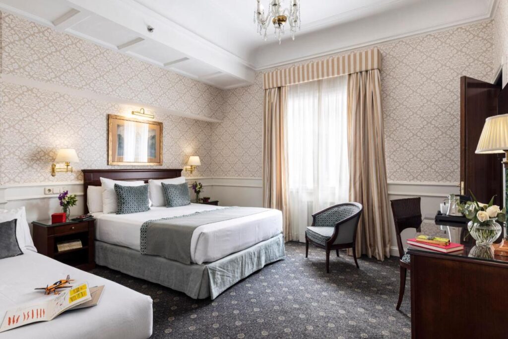 מלון Hotel Emperador