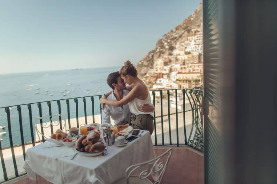 איך לבחור מלון לירח דבש - כל מה שחשוב לבדוק לחופשה בלתי נשכחת