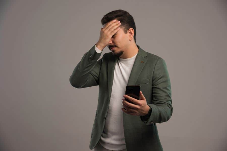 איך לזהות מלון מזויף או ביקורות פיקטיביות אונליין