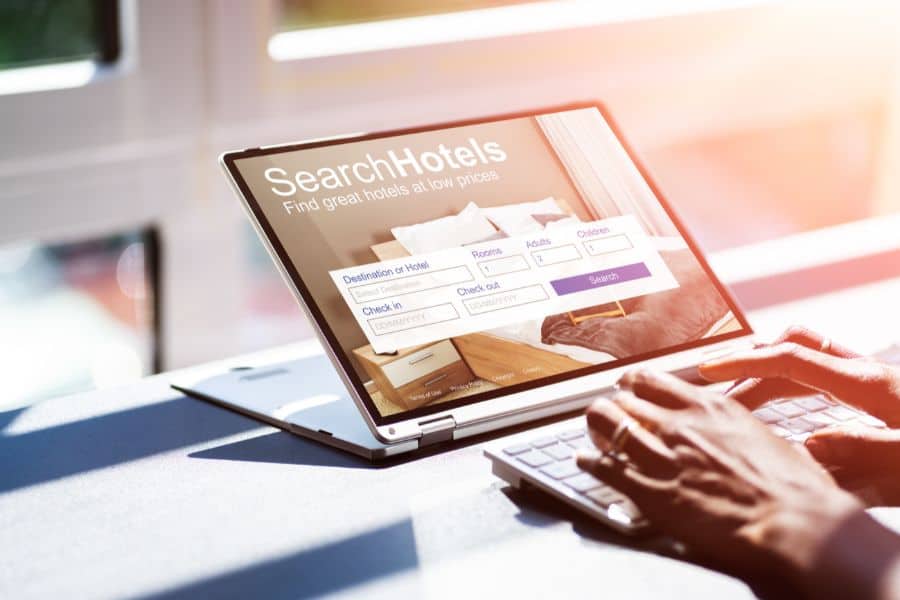 האותיות הקטנות של הזמנת מלון - הסעיפים שצריך לקרוא