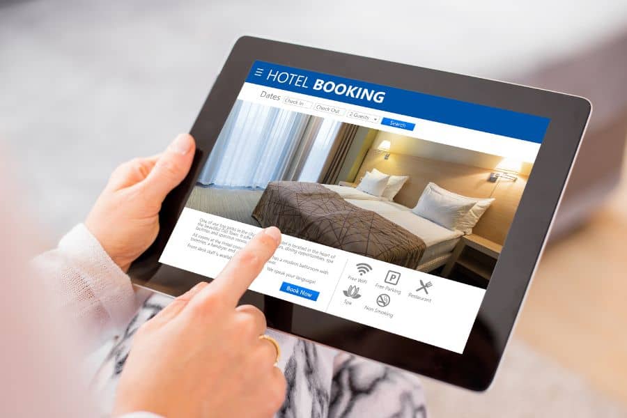 מה לבדוק בתמונות של המלון באתר ההזמנות בשביל לא היעקץ?