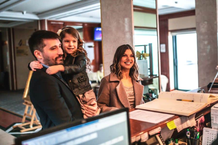 טיפים לשהות נוחה במלונות עם ילדים קטנים